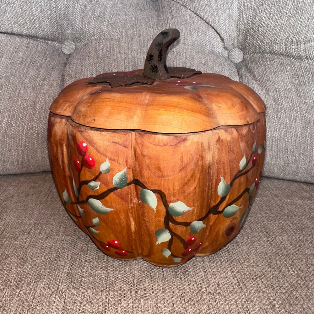 Vintage 2000 Hand Carved Hand Painted Artist Signed Lidded Pumpkin Shape Box